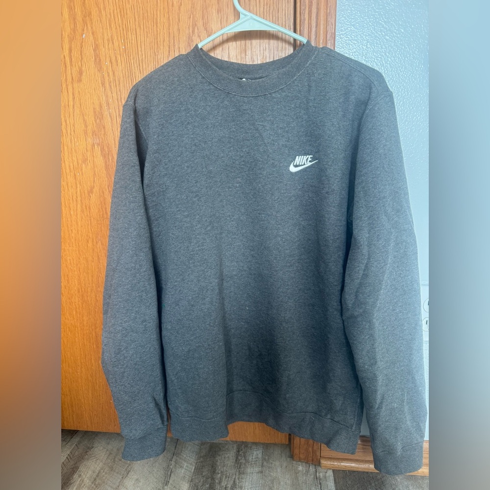 Nike oversized MED gray crewneck pullover sweatshirt with stitched logo